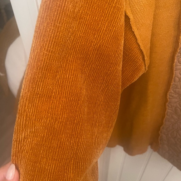 POL!!! Long pullover w hood. There’s so many beautiful details to this top!! L - Picture 6 of 14